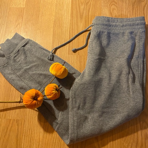 Grey sweats - Picture 2 of 3